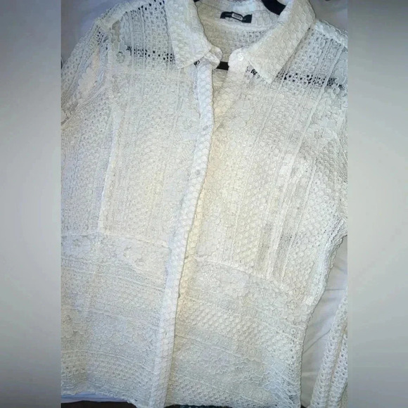 Tommy Hilfiger Ivory Colored Lacey Long Sleeve Button Down Blouse. Fits Like XL - Picture 4 of 9